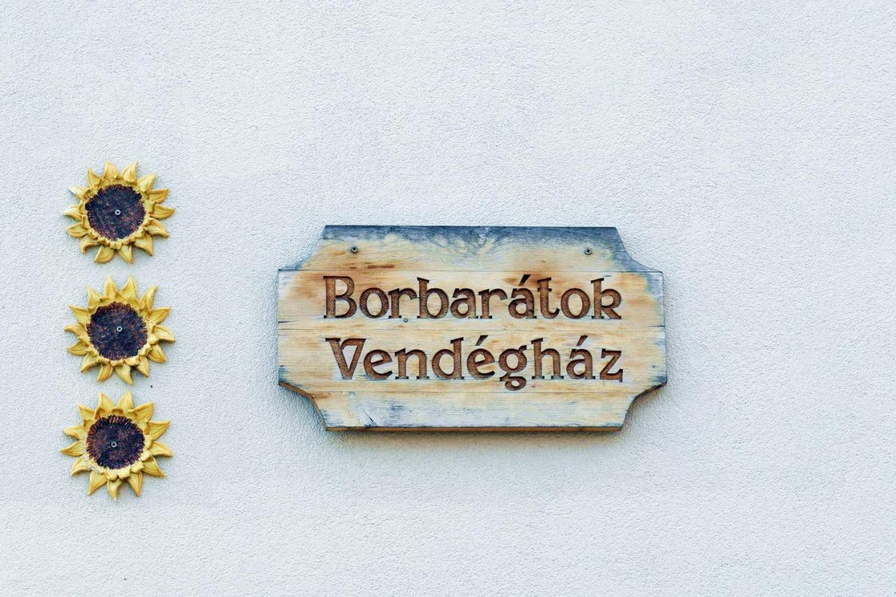 Borbaratok Vendeghaz Hotel Villány Exterior foto